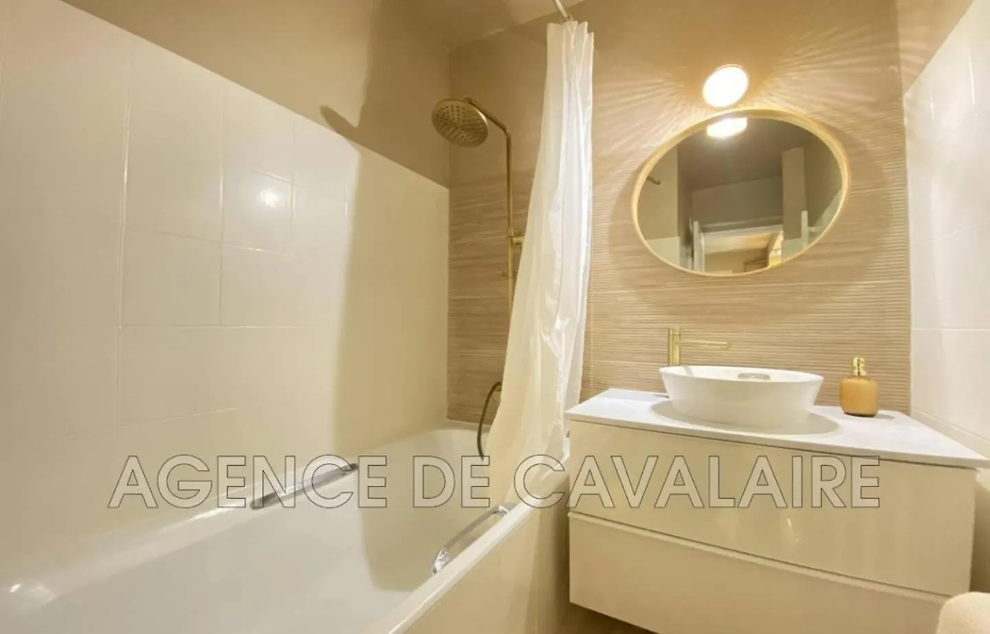 Charmant Et Cosy T2 A Deux Pas Du Port Dans Un Quartier Calme Cavalaire-sur-Mer France